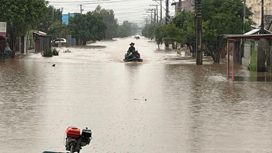 &Aacute;guas avan&ccedil;aram em diversas cidades no Rio Grande do Sul