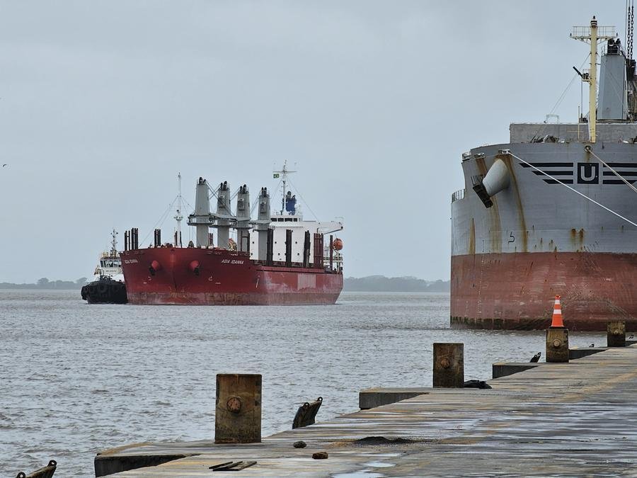 A Praticagem da Barra  realiza avalia&ccedil;&otilde;es  para realizar as manobras de entrada e sa&iacute;da de embarca&ccedil;&otilde;es do canal de acesso ao Porto