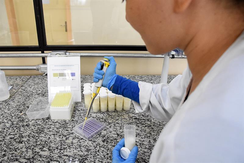 Medidas emergenciais dispensam nova an&aacute;lise laboratorial do leite j&aacute; aprovado para a coleta