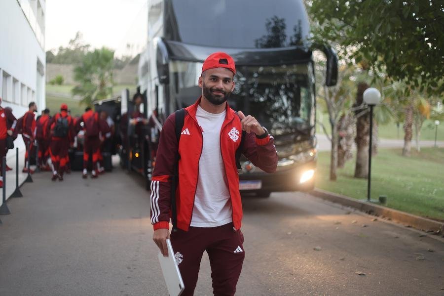 Grupo colorado de Thiago Maia chegou nesta segunda-feira &agrave; tarde em Itu