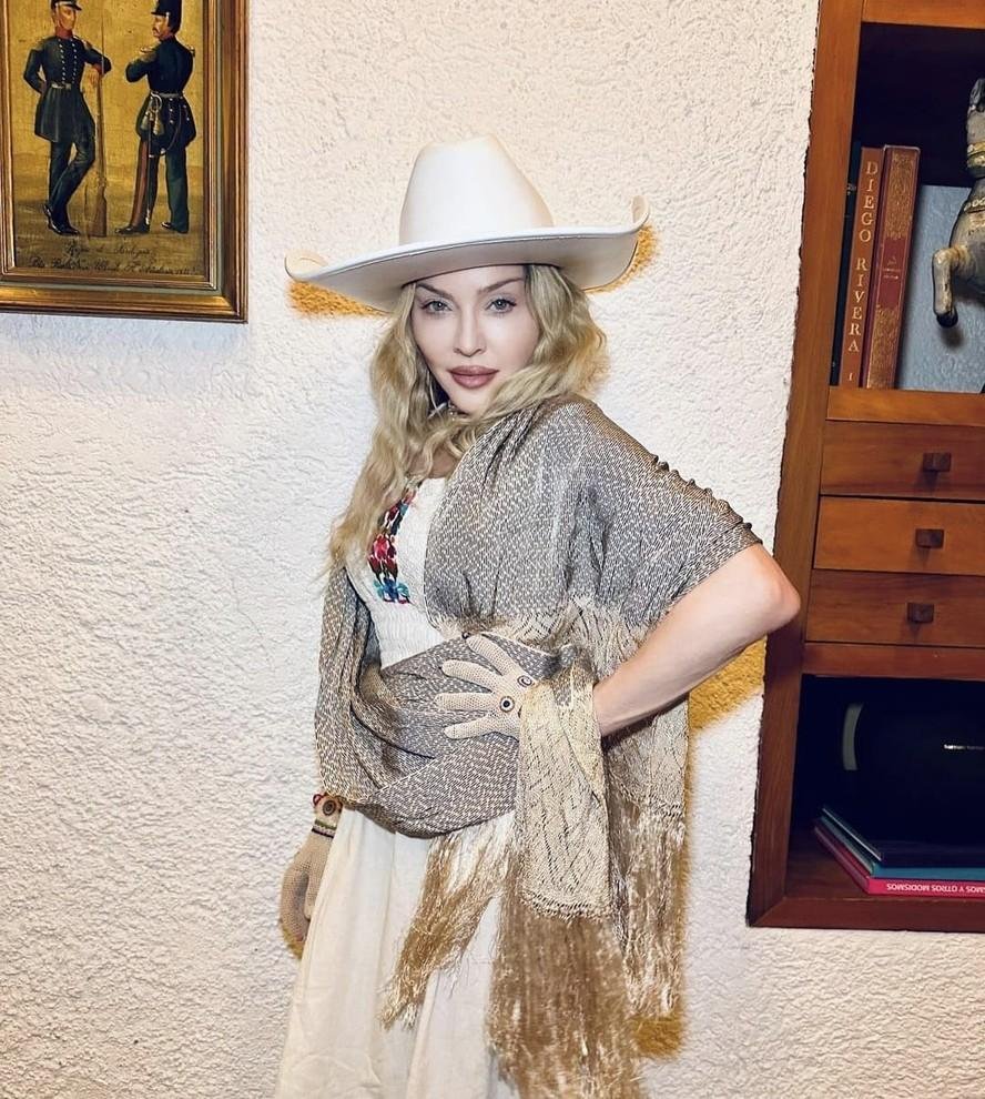 Madonna visitou parentes de Kahlo no bairro Pedregal, segundo revelou o jornal Reforma em 20 de abril