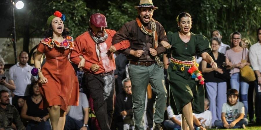 Na &uacute;ltima edi&ccedil;&atilde;o uma das atra&ccedil;&otilde;es do evento foi o espet&aacute;culo 'Fronteira', flertando com tons do realismo fant&aacute;stico