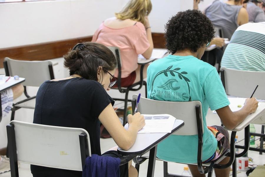 No processo seletivo, s&atilde;o ofertadas 6.640 vagas para &oacute;rg&atilde;os da administra&ccedil;&atilde;o p&uacute;blica federal