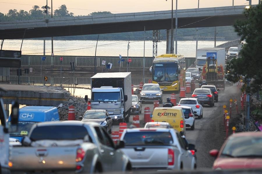 Corredor humanit&aacute;rio na regi&atilde;o central &eacute; uma das poucas alternativas para entrada e sa&iacute;da da Capital