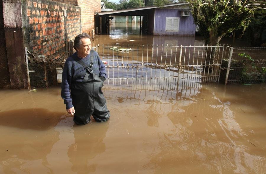 Rua &eacute; um dos pontos mais alagados na regi&atilde;o do Lami