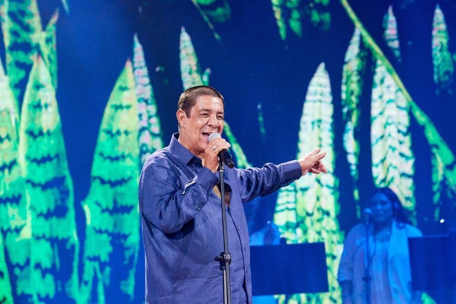 Zeca Pagodinho realiza live solid&aacute;ria nesta segunda, 27 de maio, com transmiss&atilde;o pela Caz&eacute; TV