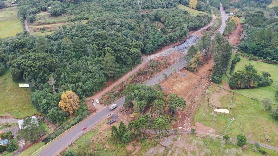 Regi&atilde;o sofreu com s&eacute;rios danos ap&oacute;s deslizamento de terra