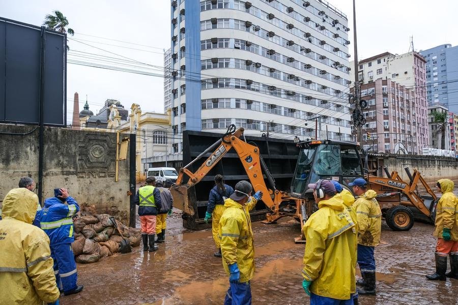 Abertura das comportas ocorre ap&oacute;s Gua&iacute;ba atingir cota de transbordamento pela primeira vez ap&oacute;s a enchente