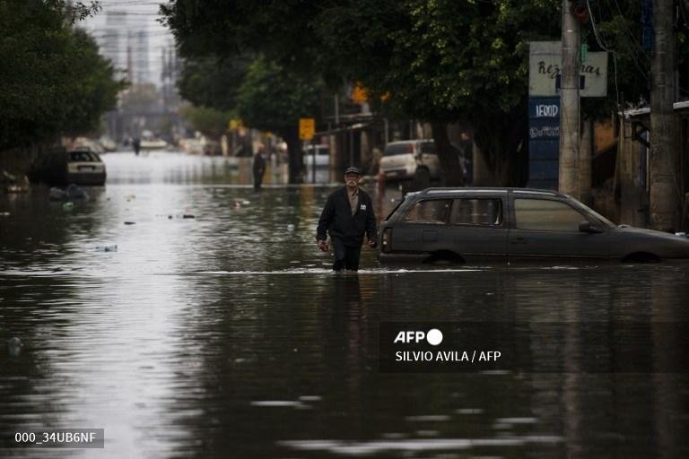 Com um dos maiores PIBs do Brasil, o estado tem sofrido h&aacute; um m&ecirc;s com os impactos de um desastre clim&aacute;tico,