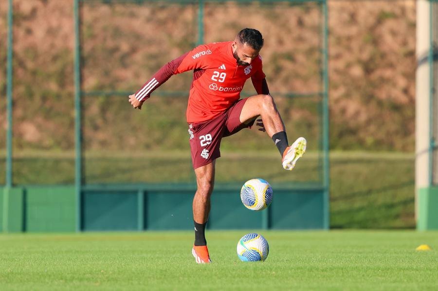 Volante Thiago Maia pode aparecer no meio-campo, na vaga que foi de Fernando