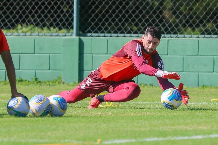 Fabr&iacute;cio vai substituir Rochet, que j&aacute; apresentou-se &agrave; sele&ccedil;&atilde;o uruguaia para a disputa da Copa Am&eacute;rica