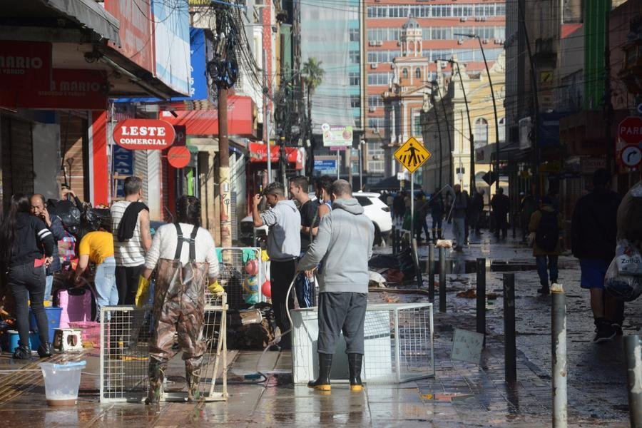 H&aacute; iniciativas que oferecem assist&ecirc;ncia jur&iacute;dica gratuita para pessoas atingidas pelas enchentes, conserto de equipamentos danificados pelas chuva, entre outras