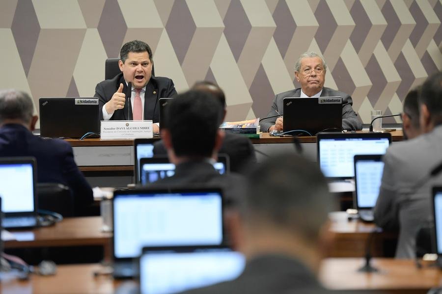 Alcolumbre apontou que faltam pareceres sobre algumas emendas