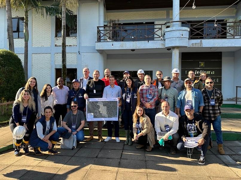 Grupo de 21 volunt&aacute;rios esteve em Vale do Sol no &uacute;ltimo final de semana