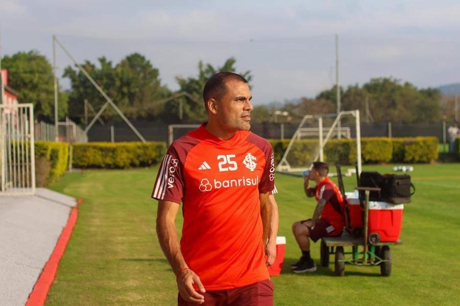Gabriel Mercado recebeu o terceiro cart&atilde;o amarelo na vit&oacute;ria sobre o Cuiab&aacute;