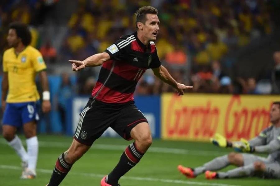 Klose se aposentou como jogador em 2016