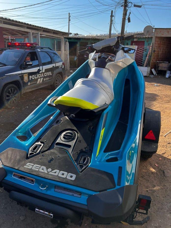Policiais da 4&ordf; DP recuperaram jet ski furtado na zona Norte da Capital