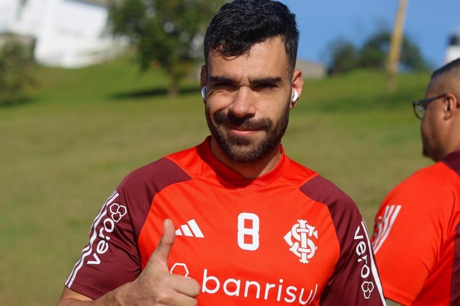 Bruno Henrique &eacute; uma das op&ccedil;&otilde;es de Coudet para montar o meio-campo colorado