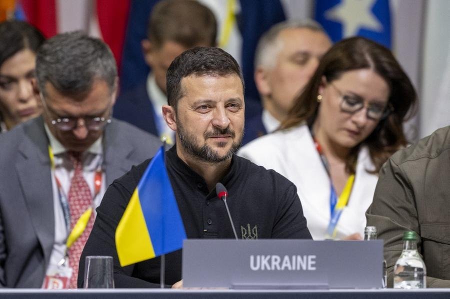 "Devemos decidir juntos o que significa uma paz justa para o mundo e como ela pode ser alcan&ccedil;ada de forma duradoura", disse Zelensky