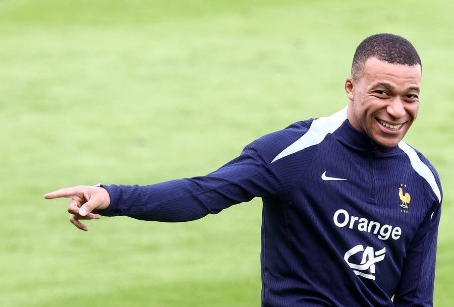Mbapp&eacute; inicia a Eurocopa 2024 na condi&ccedil;&atilde;o de maior astro da competi&ccedil;&atilde;o
