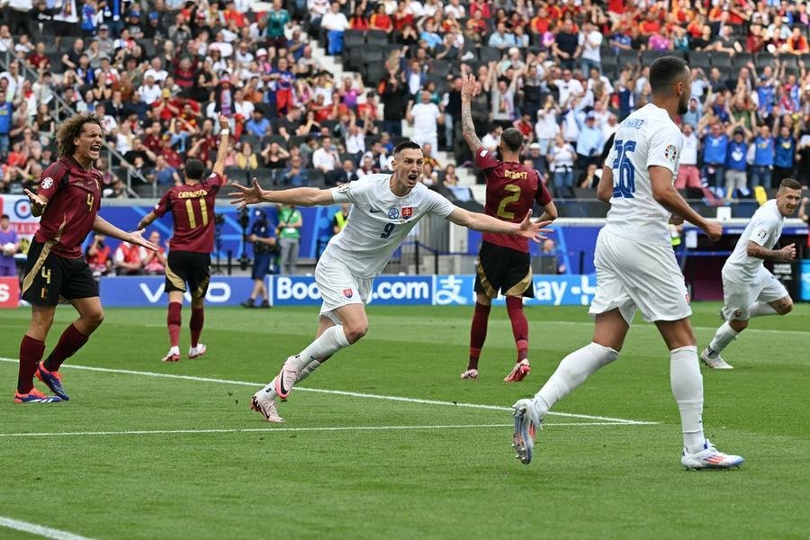 Com a vit&oacute;ria, a Eslov&aacute;quia marca seu nome na Eurocopa ao derrotar uma das equipes favoritas ao t&iacute;tulo.