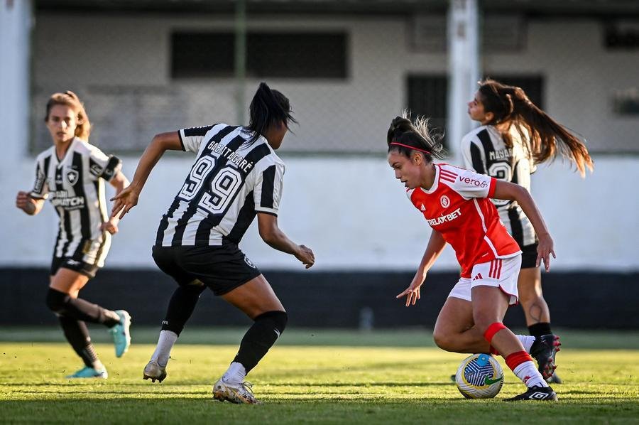 Coloradas permanecem na 12&ordf; posi&ccedil;&atilde;o da tabela