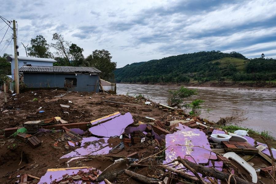 Cheia do rio Taquari em maio atingiu casas em Encantado