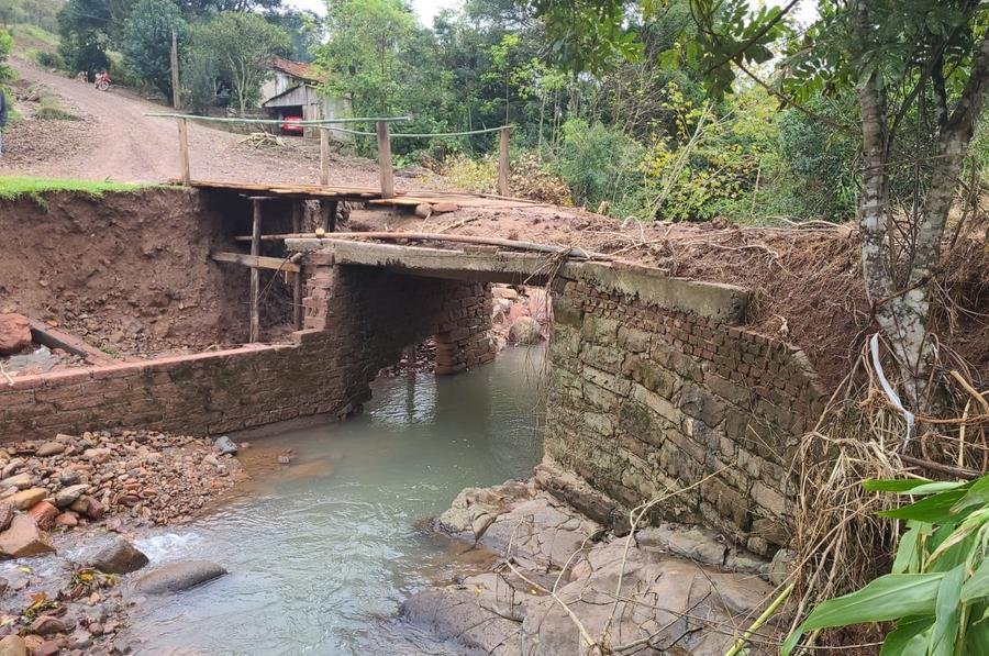 V&aacute;rias estruturas  localizadas no interior de Progresso foram destru&iacute;das pela enxurrada do &uacute;ltimo final de semana