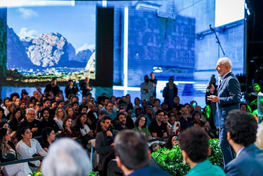"Vou fazer campanha aos candidatos que v&atilde;o melhorar a vida do povo", disse Lula