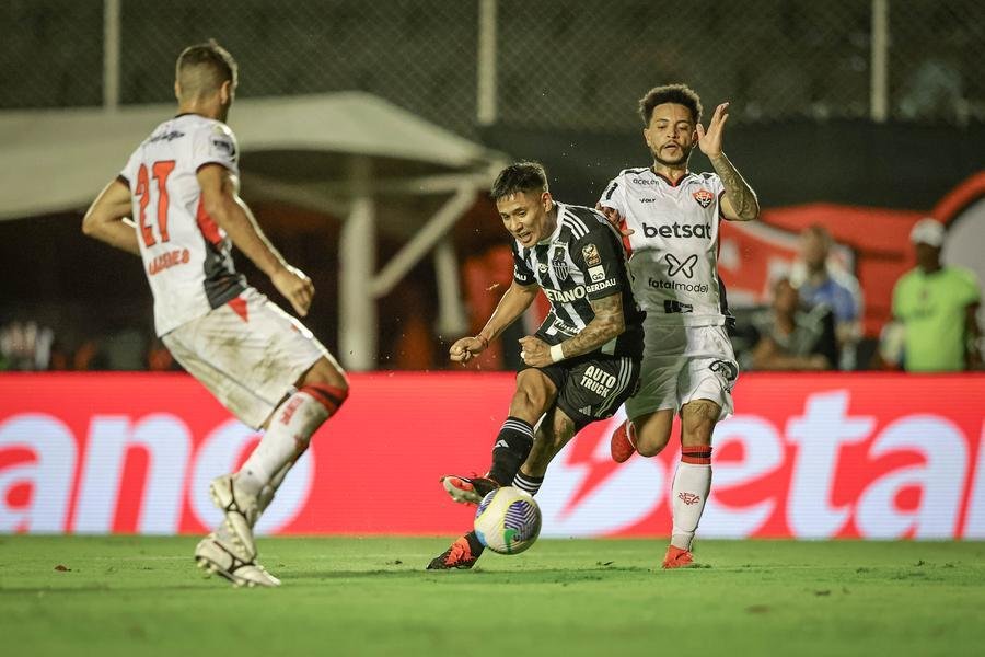 Time de Thiago Carpini amassou o Galo por 4 a 2 com a for&ccedil;a da torcida no Barrad&atilde;o