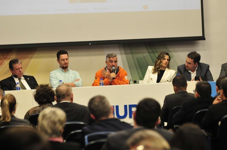 CNM questiona veracidade da a&ccedil;&atilde;o anunciada durante coletiva de imprensa pelo ministro da Secretaria Extraordin&aacute;ria de Apoio &agrave; Reconstru&ccedil;&atilde;o do Rio Grande do Sul, Paulo Pimenta.