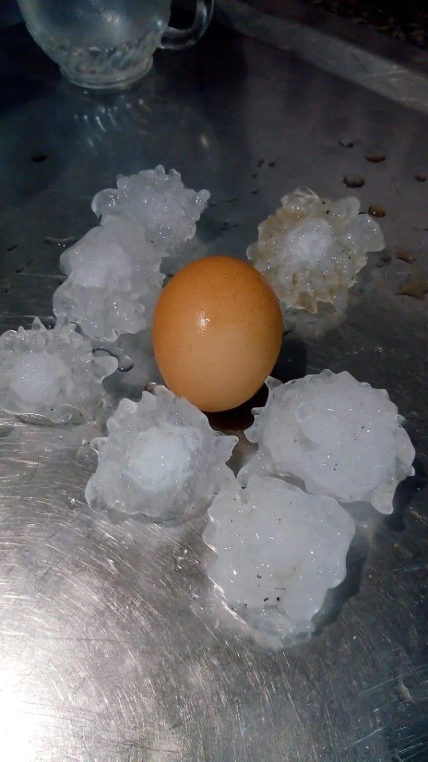 Granizo provocou s&eacute;rie de danos na cidade