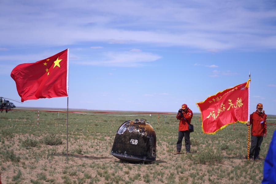 Sonda chinesa retorna &agrave; Terra com amostras do lado oculto da Lua