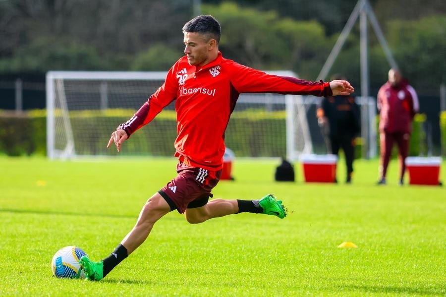 Ar&aacute;nguiz estaria negociando com Universidad de Chile para desperdir-se do Inter j&aacute; em julho