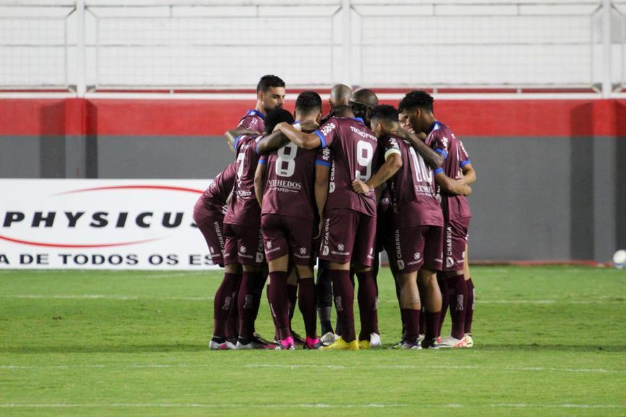 Time gren&aacute; n&atilde;o vence h&aacute; tr&ecirc;s jogos