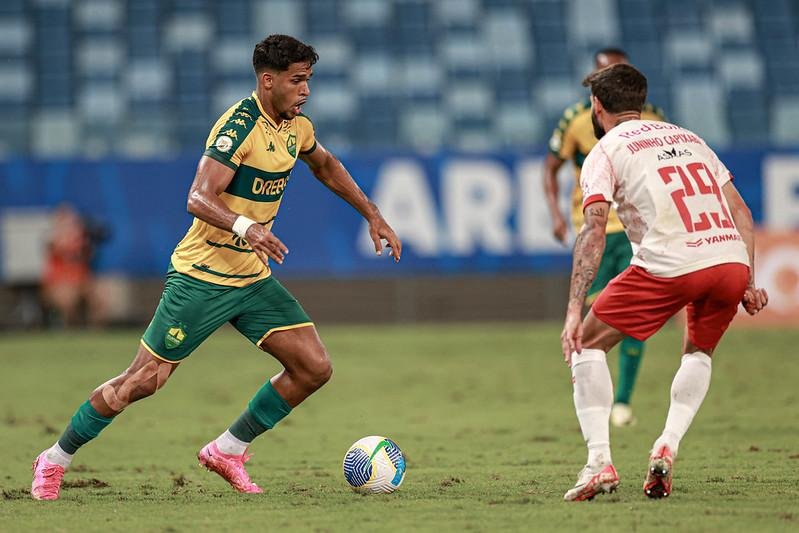Cuiab&aacute; e Red Bull Bragantino marcam belos gols e empatam na Arena Pantanal