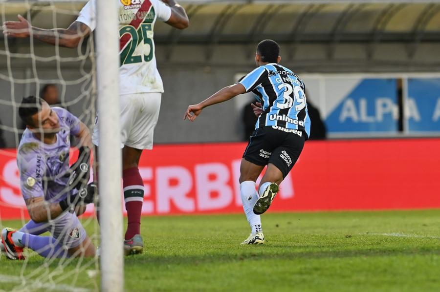 Gustavo Nunes marcou o gol da vit&oacute;ria por 1 a 0