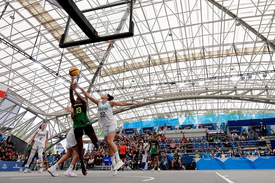 Quadras utilizadas no 3x3 t&ecirc;m a metade do tamanho de uma quadra de basquete