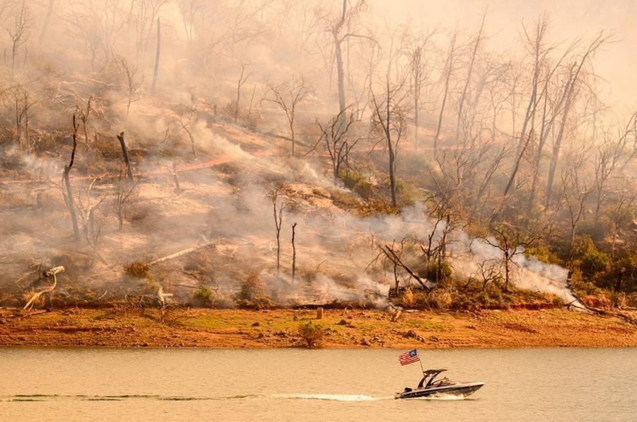 Inc&ecirc;ndio atinge a Calif&oacute;rnia