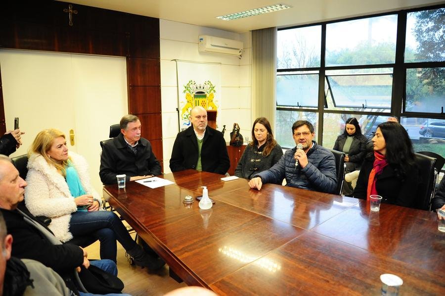 Equipe da SMH ir&aacute; procurar as melhores solu&ccedil;&otilde;es para a constru&ccedil;&atilde;o de moradias nestes terreno