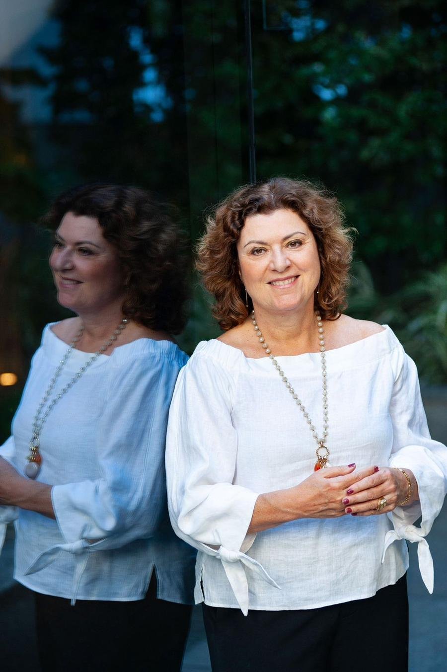 No retorno das apresenta&ccedil;&otilde;es de "Adolescer" neste m&ecirc;s de julho: al&eacute;m da pe&ccedil;a, o p&uacute;blico poder&aacute; conferir bate-papo com a pediatra Lucia Diehl (foto) e a diretora Vanja Ca Michel falando sobre o impacto das enchentes na vida dos adolescentes.