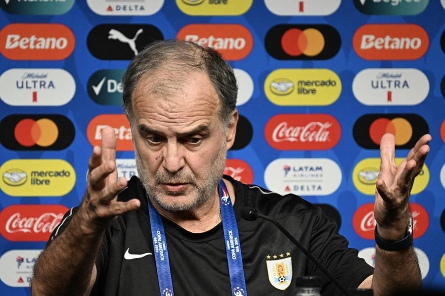 Bielsa comanda o Uruguai na Copa Am&eacute;rica