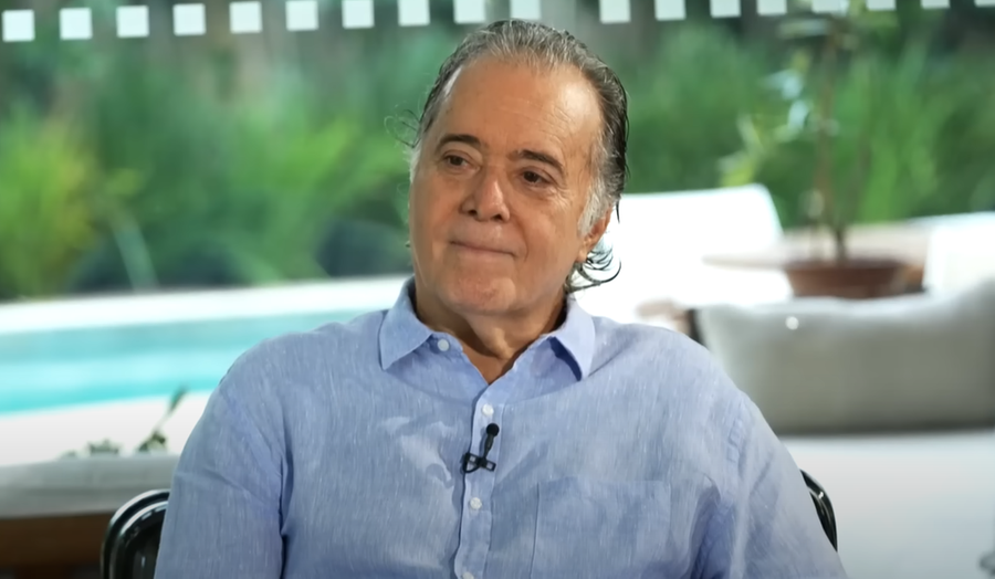 No longa "A Lista", Tony interpreta Antenor, par rom&acirc;ntico de Laurita, personagem de Lilia Cabral.