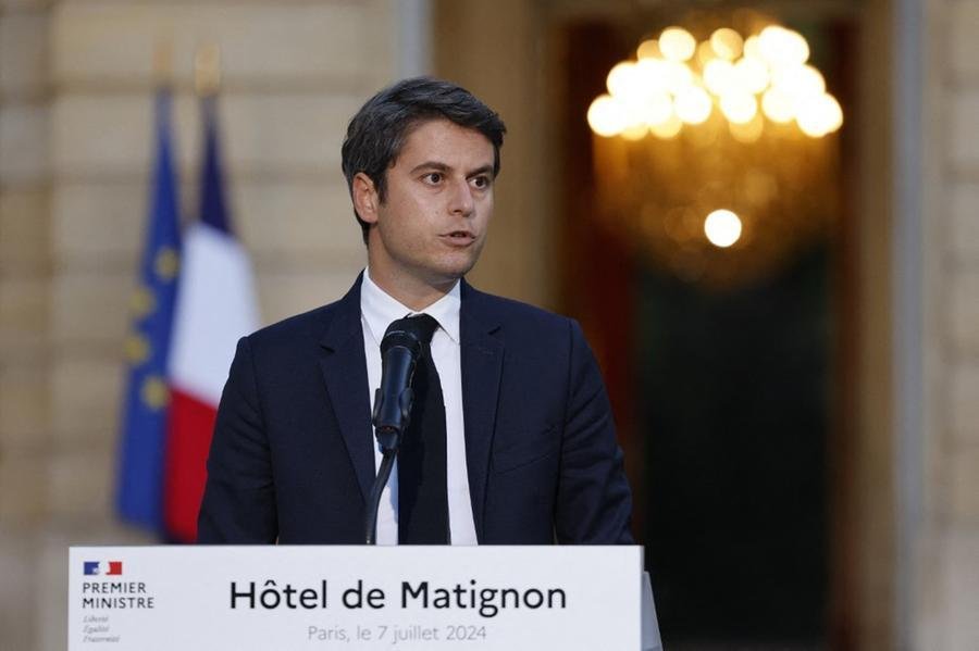 Gabriel Attal anunciou que apresentar&aacute; sua ren&uacute;ncia ao presidente Macron na segunda-feira
