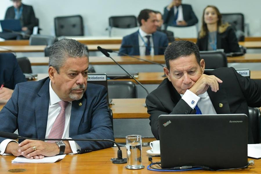 Mour&atilde;o vota por arquivamento de processo