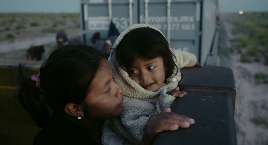 Filme aborda a relev&acirc;ncia social da migra&ccedil;&atilde;o, fen&ocirc;meno que tem crescido em todo o mundo, especialmente no contexto da Am&eacute;rica Central, onde a viol&ecirc;ncia e a falta de perspectivas levam muitas m&atilde;es solos a arriscarem suas vidas para garantir um futuro melhor para seus filhos.