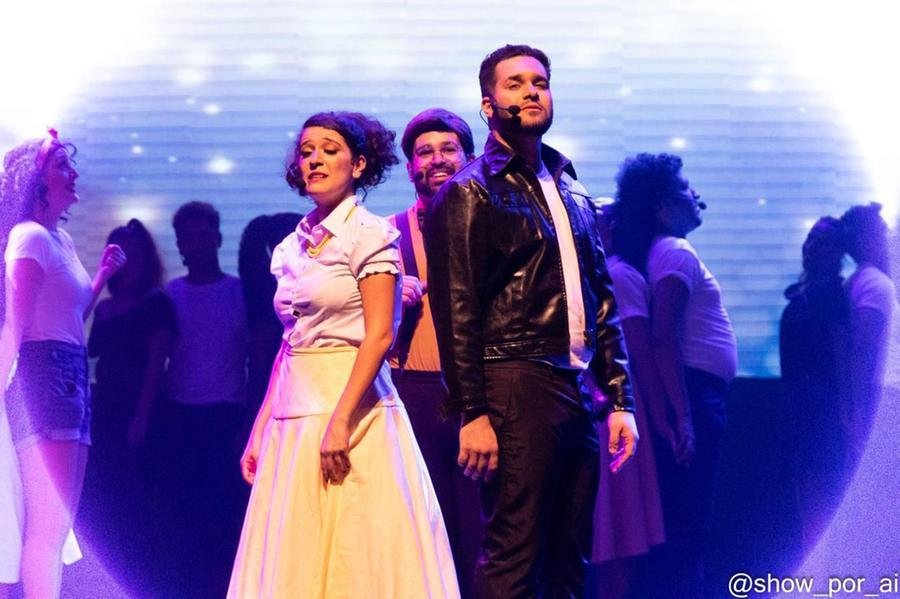 O espet&aacute;culo "Embalos de S&aacute;bado &agrave; Noite" chega a Porto Alegre no dia 6 de outubro, no Audit&oacute;rio Ara&uacute;jo Vianna