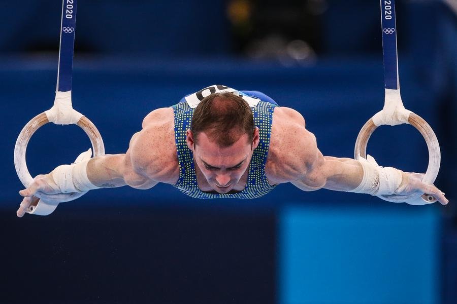 De todo o programa da gin&aacute;stica art&iacute;stica, as argolas s&atilde;o as que exigem mais for&ccedil;a
