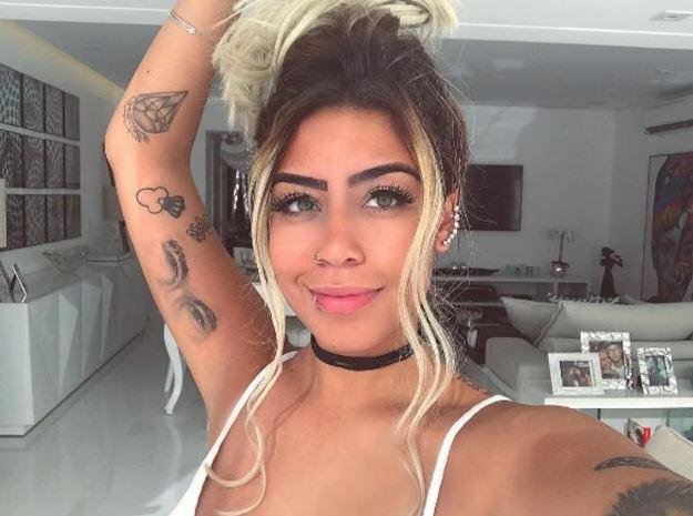 Rafaella Santos, irm&atilde; de Neymar, j&aacute; tinha outras tatuagens antes no corpo