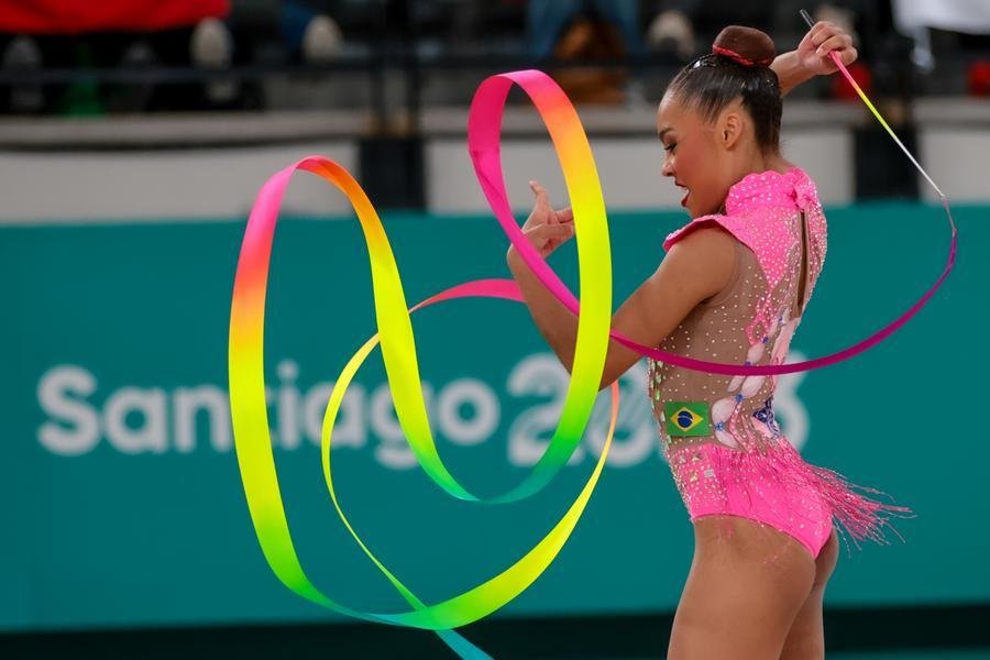 Atletas s&atilde;o avaliadas a partir de crit&eacute;rios como dan&ccedil;a, equil&iacute;brio, saltos, dom&iacute;nio dos aparelhos e criatividade